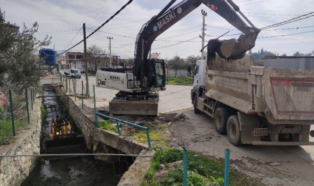 Manisa'da dere temizlikleri sürüyor