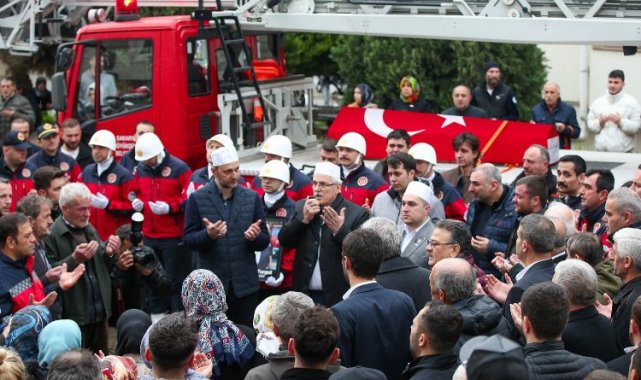 Sakarya'da şehit itfaiye eri dualarla uğurlandı