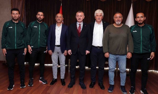 Başkan Büyükakın, Şampiyonları tebrik etti