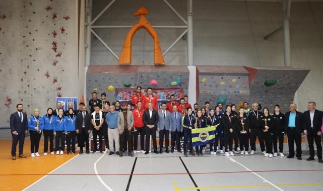 Mehmet Savran'dan masa tenisi mesaisi