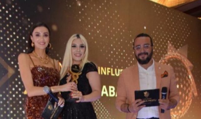 Zeynep Odabaşoğlu'na 'Yılın Kadın Influencer' ödülü