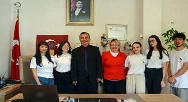 Egeli genç iletişimciler “Patini Uzat