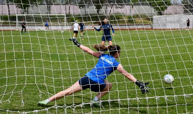 FOMGET kızları şampiyonluk yolunda