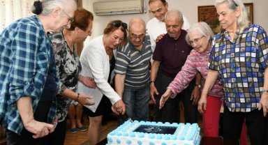 Karabağlar'dan yaşlılara vefa