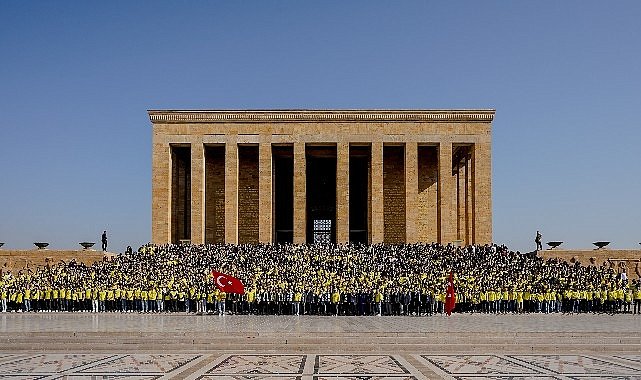 1907 Fenerbahçe derneği ve 1907 Unifeb'ten Anıtkabir'e ziyaret