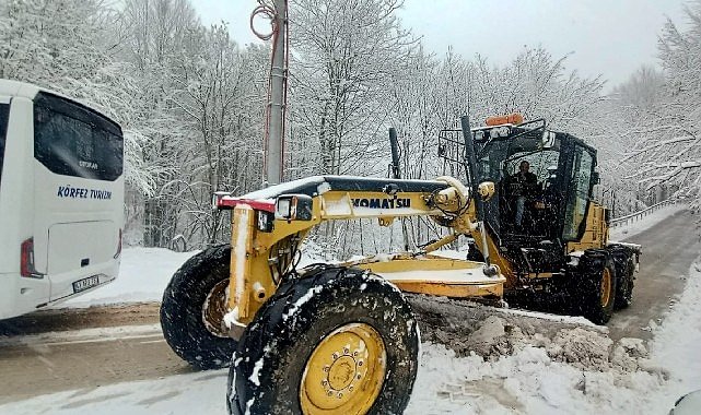 Kocaeli Büyükşehir'in kar kaplanları iş başında