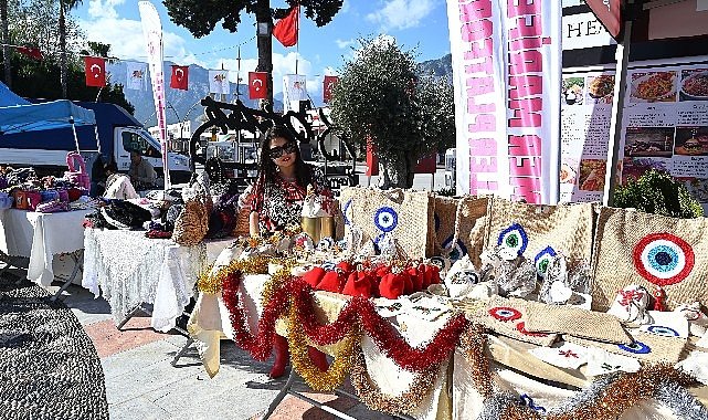Kemer'de yılın son “Üreten ev hanımları kermesi