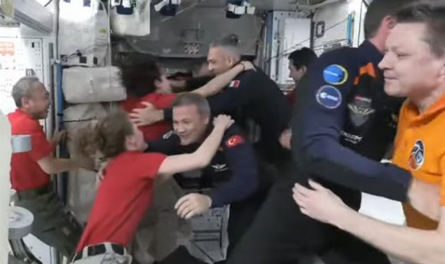 Türk astronot Gezeravcı'nın da olduğu Axiom-3 ekibi istasyonda