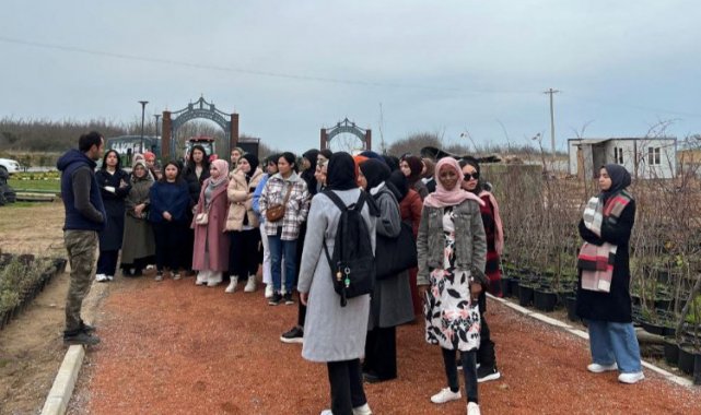 Üniversiteli gençler Sakarya'nın güzelliklerini keşfediyor