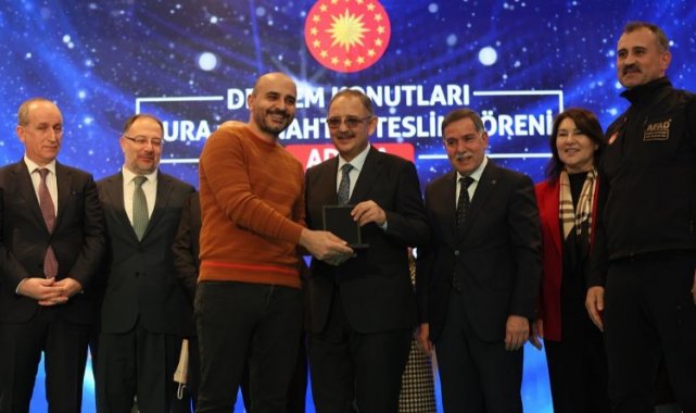 Adana'da bin 589 deprem konutu hak sahiplerine teslim edildi