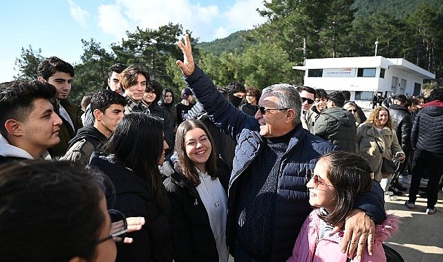 Başkan Topaloğlu'ndan öğrencilere zirvede motivasyon etkinliği