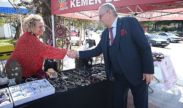 Kemer'de üreten ev hanımları kermesi yapıldı