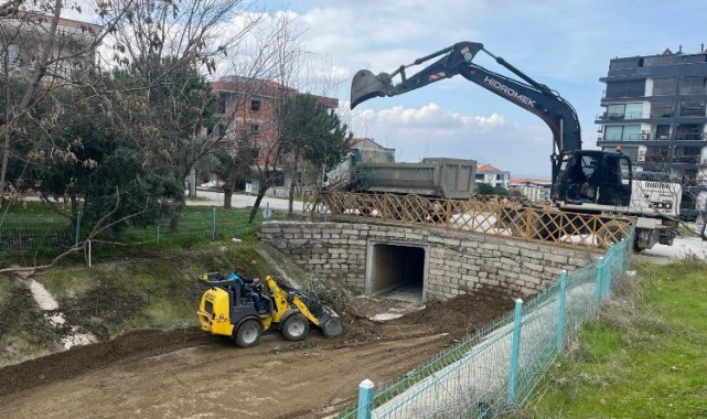 MASKİ'den Ergenekon Mahallesinde dere ve menfez temizliği