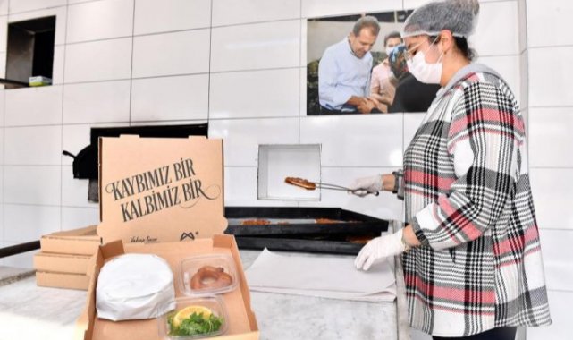 Mersin Büyükşehir Belediyesi acı günde de vatandaşla birlikte