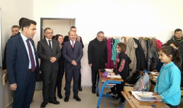 Öğrenciler ilk dersi Bilecik protokolü ile yaptı