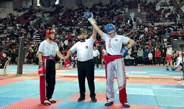 Sakaryalı kick bokscular Antalya'da rüzgar gibi esti