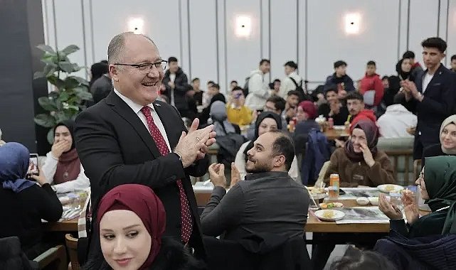 Sivas Belediye Başkanı ve AK Parti Belediye Başkanı Hilmi Bilgin, seçim çalışmaları kapsamda “Gençlik STK'ları Buluşması