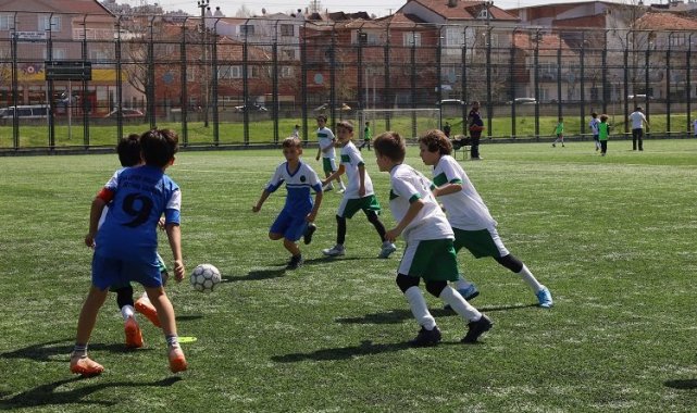 Bursa'daki İlkokul Futbol Şenliği'nde kupalar sahiplerini buldu