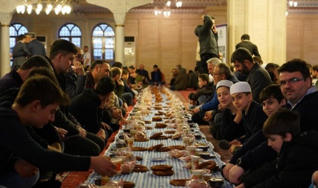 Konya'da hafızlık öğrencileri iftar programında buluştu