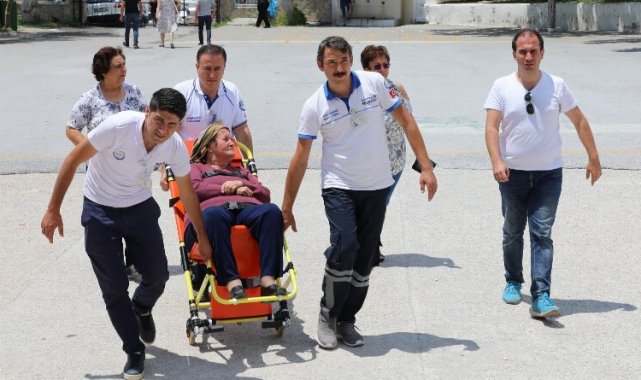 Muğla'da Büyükşehir ekipleri vatandaşları sandığa götürecek