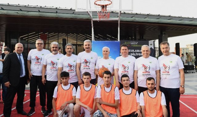 Bursa'da başkanlardan 19 Mayıs'a yakışan maç
