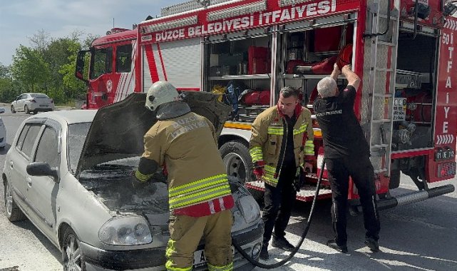 Düzce'de otomobil yangınına anında müdahale