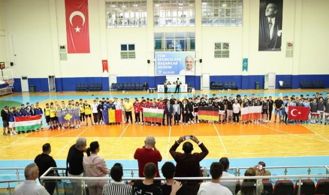 Kardeş kent takımları Nilüfer'de buluştu