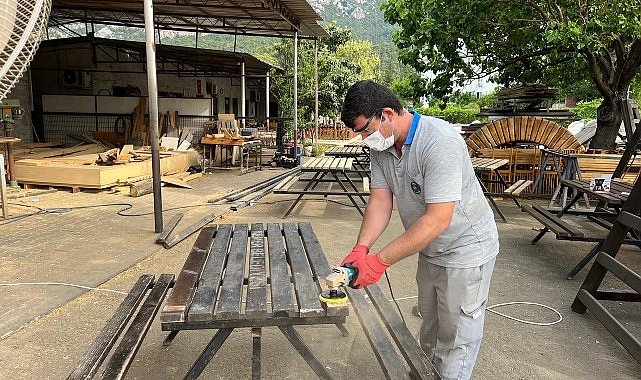 Kındılçeşme'deki piknik masaları yenileniyor
