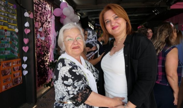Muğla Marmaris'te çocuklar anneler ve ninelerle buluştu