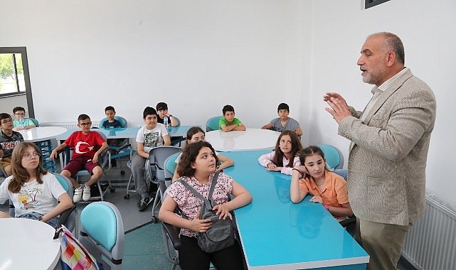 Başkan İbrahim Sandıkçı: “Milli Teknoloji Hamlesi'ne özgün fikirleri ve eserleriyle katkı sağlayan nesilleri yetiştiriyoruz
