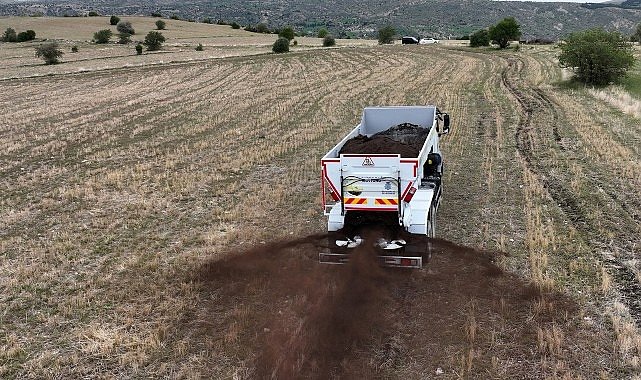 Selçuklu Belediyesi, “Kamyon Üzeri Gübre Dağıtım Makinesi