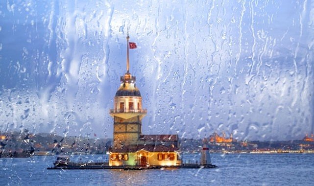 AKOM, İstanbul'da akşam saatlerinden itibaren gök gürültülü sağanak yağmur uyarısı