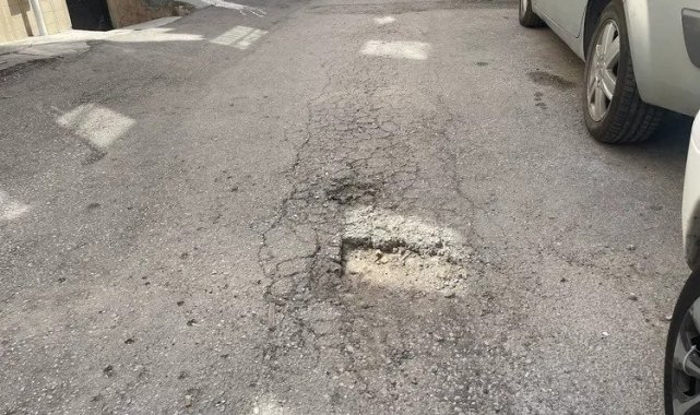 Bursa Çarşamba'da çukurlar isyan ettirdi!