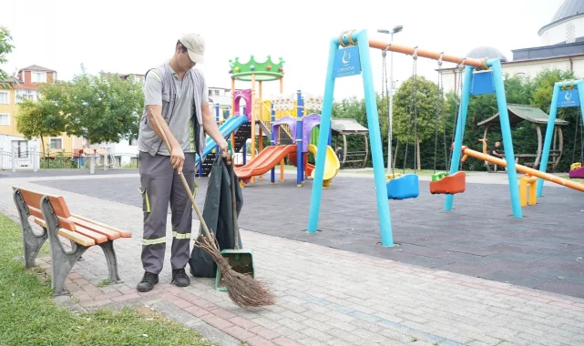 Çayırova'nın parklarında düzenli temizlik