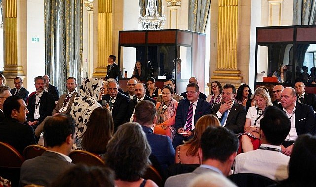 Ekrem İmamoğlu, Paris Belediye Başkanı Anne Hidalgo'nun ev sahipliğinde düzenlenen Ekolojik Geçiş için Belediye Başkanları Zirvesi'nde konuştu
