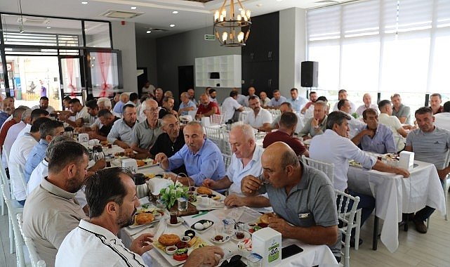 Geyve Belediye Başkanı Selçuk Yıldız, Geyve'deki mahalle muhtarları ile birlikte kahvaltı sofrasında buluştu.