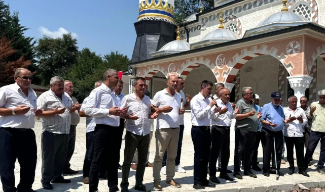 İzmit Kaynarca Camii ibadete açıldı