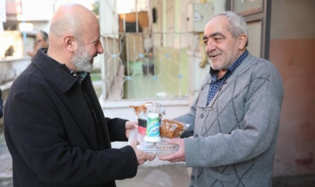 Kocasinan'da evlere her gün 4 çeşit sıcak yemek gidiyor