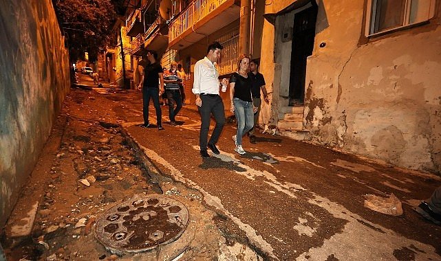 Konak'ta yara sarma mesaisi: Belediye ekipleri tüm imkanlarıyla sahada