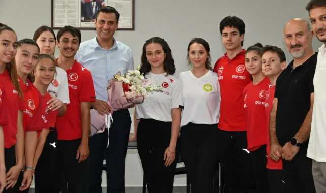 Manisa'da Başkan Zeyrek milli sporcularla buluştu