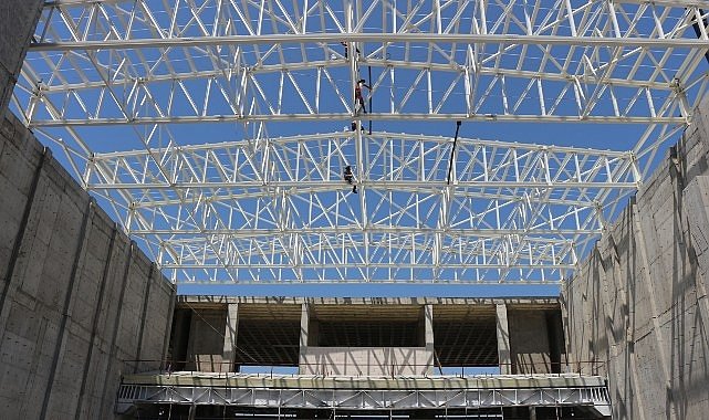 Serik Kongre ve Kültür Merkezi inşaatı sürüyor