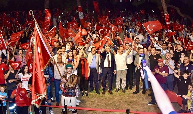 Balçova'da muhteşem Zafer Bayramı Coşkusu