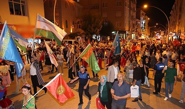 Karaman Belediyesi'nce bu yıl 6.'sı düzenlenen Uluslararası Karaman Türk Dünyası Şöleni etkinlikleri kapsamında “Türkçe Aşkı Vatan Aşkı