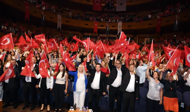 Osmangazi Belediyesi Halk Dansları Topluluğu'ndan büyüleyici gösteri