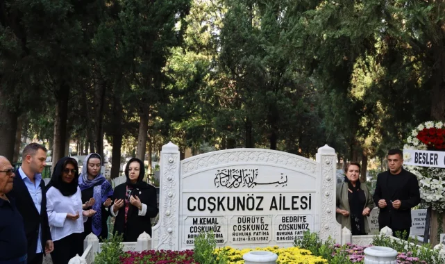 Bursa'nın Kemal Hocası vefatının 24. yılında mezarı başında anıldı