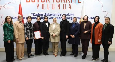 AK Parti Kadın Kolları'ndan 10 ilde bayrak değişimi