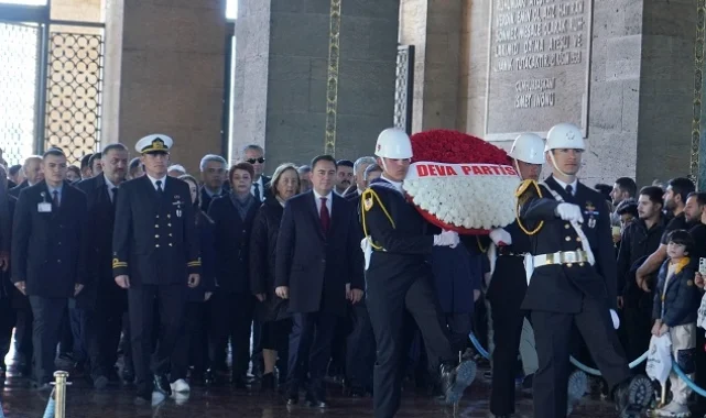 Ali Babacan, Anıtkabir Özel Defteri'ni imzaladı