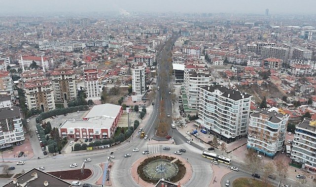 Başkan Altay: “Ahmet Özcan Caddesi'nde 2,6 KM'lik Sıcak Asfalt Çalışmasını Tamamladık