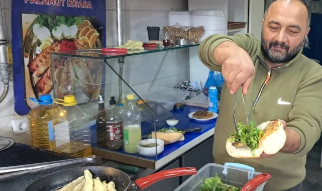 Bursa'da ekmek arası balık keyfi