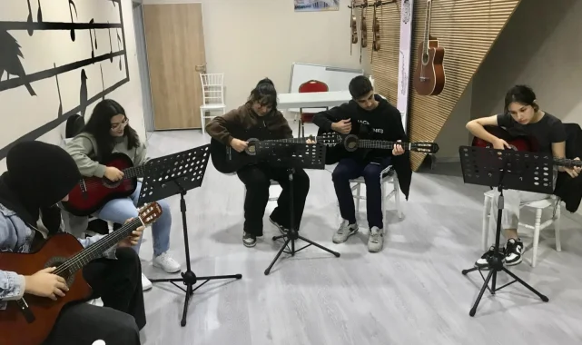 Dilovası'nda müzik kursları ilgi odağı oldu